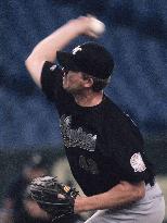 Minchey notches season's first win